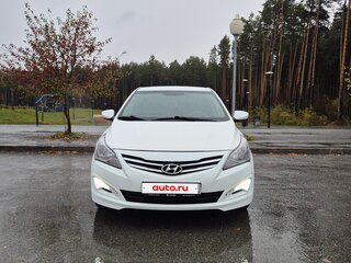 2015 Hyundai Solaris I Рестайлинг, белый, 840000 рублей, вид 2