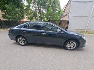 2014 Toyota Camry VII (XV50), серый, 2480000 рублей, вид 4