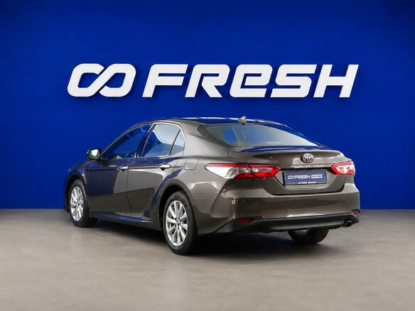 2018 Toyota Camry VIII (XV70), коричневый - вид 1