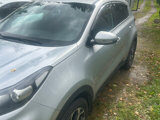 2018 Kia Sportage IV Рестайлинг, серебристый, 1830000 рублей, вид 4