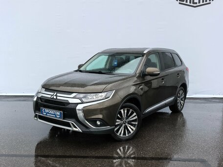 2019 Mitsubishi Outlander III Рестайлинг 3, коричневый, 1820000 рублей, вид 1