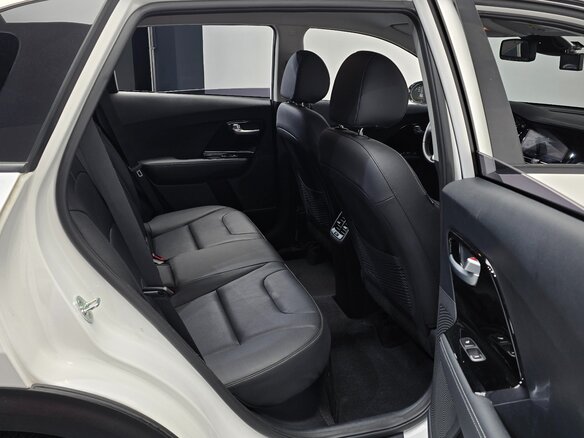 2021 Kia Niro I Рестайлинг, белый, 1570007 рублей - вид 9