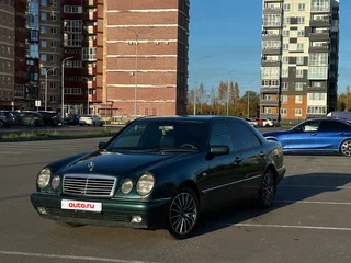 1995 Mercedes-Benz E-Класс 200 II (W210, S210), зелёный, 510000 рублей, вид 3