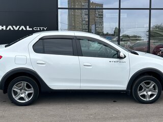 2021 Renault Logan Stepway II Рестайлинг, белый, 1199900 рублей, вид 4