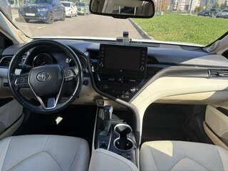 2021 Toyota Camry US Market VIII (XV70) Рестайлинг, белый, 3450000 рублей, вид 4