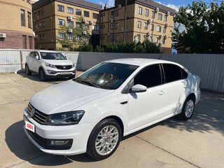 2018 Volkswagen Polo V Рестайлинг, белый, 1250000 рублей, вид 1