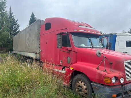 1998 Freightliner Century Class, красный, 1050000 рублей, вид 3