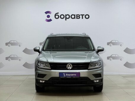 2018 Volkswagen Tiguan II, серебристый, 2170000 рублей, вид 2