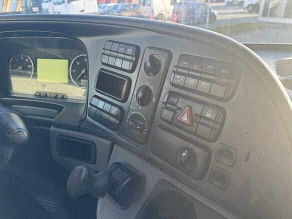 2013 Mercedes-Benz Actros, красный, 2950000 рублей - вид 24
