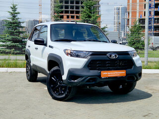 2026 Lada (ВАЗ) Niva Travel I Рестайлинг, белый, 1717000 рублей, вид 3