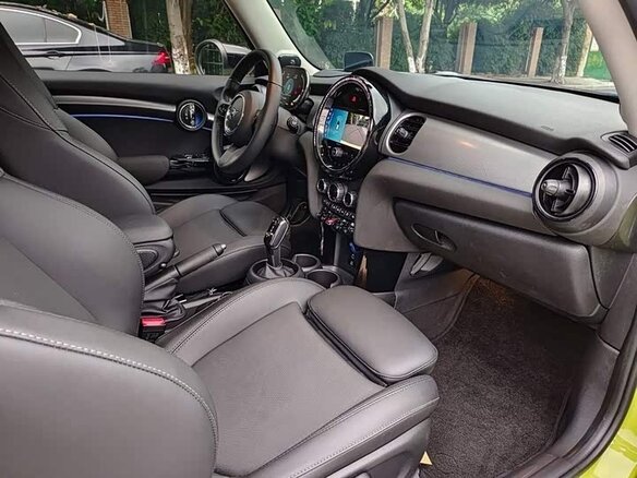 2023 Mini Hatch Cooper III (F55/F56) Рестайлинг 2, жёлтый, 2396055 рублей - вид 8