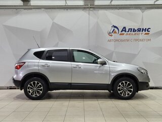 2013 Nissan Qashqai I Рестайлинг, серебристый, 1125000 рублей, вид 2