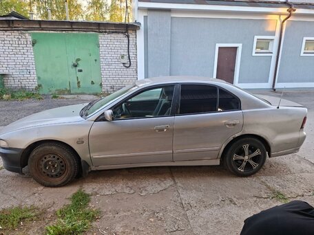 1999 Mitsubishi Galant VIII Рестайлинг, серый, 100000 рублей, вид 3