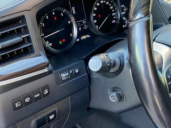 2021 Lexus LX 570 III Рестайлинг 2, белый, 8450000 рублей - вид 15