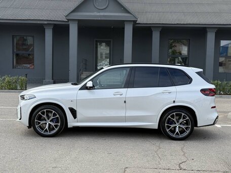 2025 BMW X5 40i IV (G05/G18) Рестайлинг, белый, 12290000 рублей, вид 3