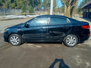 2015 Kia Rio III Рестайлинг, чёрный, 870000 рублей, вид 4
