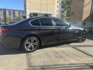 2014 BMW 5 серии 525d xDrive VI (F10/F11/F07) Рестайлинг, серый, 1850000 рублей, вид 3