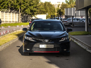 2021 Toyota Camry VIII (XV70) Рестайлинг, чёрный, 2399777 рублей, вид 4
