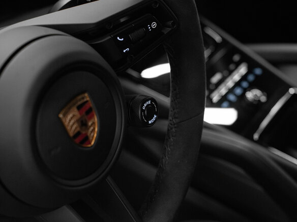 2026 Porsche Cayenne GTS III Рестайлинг, серый, 24990000 рублей - вид 8