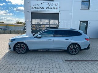 2026 BMW 5 серии 540d xDrive VIII (G60/G61/G68), серый, 8670000 рублей, вид 4