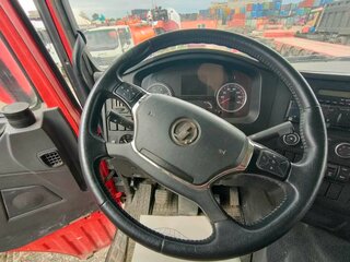 2023 Shacman (Shaanxi) SX3318, красный, 4132000 рублей, вид 5
