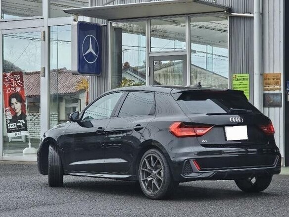 2022 Audi A1 35 TFSI II (GB), чёрный, 1550084 рублей - вид 4