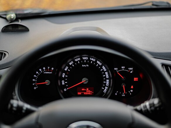2013 Kia Sportage III, чёрный, 1250000 рублей - вид 4