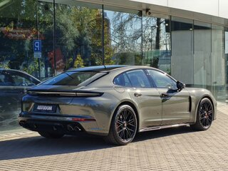 2026 Porsche Panamera GTS III, зелёный, 29680000 рублей, вид 5