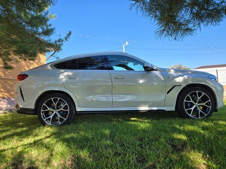 2020 BMW X6 30d III (G06), белый, 7980000 рублей, вид 4