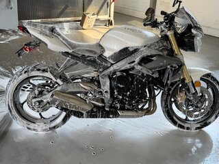 2015 Triumph Street Triple, белый, 800000 рублей, вид 5