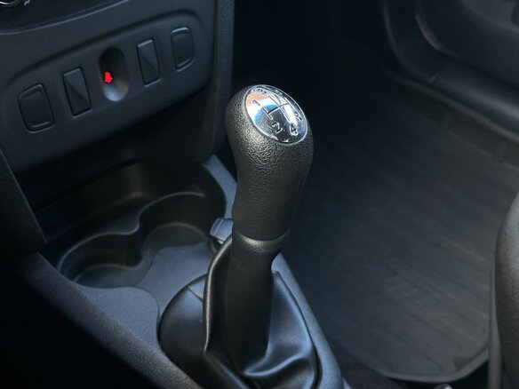 2017 Renault Logan II, серебристый, 599000 рублей - вид 16