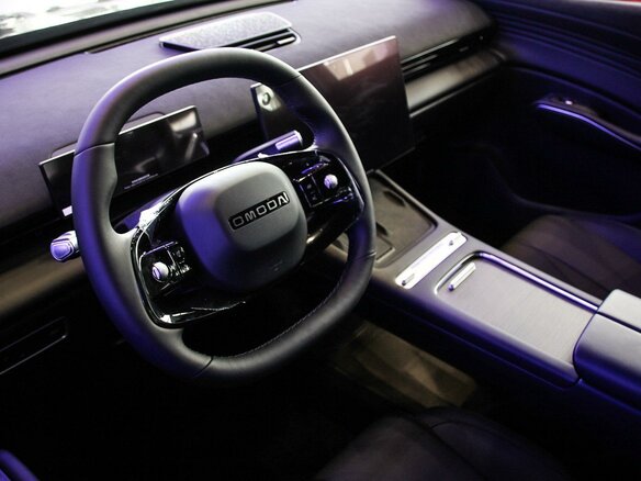 2026 Omoda C7, чёрный - вид 9