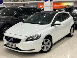 2016 Volvo V40 II Рестайлинг, белый, 1160000 рублей, вид 1