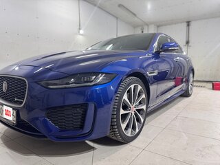 2021 Jaguar XE L I Рестайлинг, синий, 3620000 рублей, вид 4