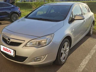 2011 Opel Astra J, серебристый, 600000 рублей, вид 1