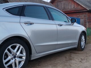 2015 Ford Fusion (North America) II, серебристый, 1600000 рублей, вид 5