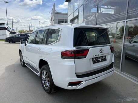 2025 Toyota Land Cruiser 300 Series, белый, 18600000 рублей, вид 2