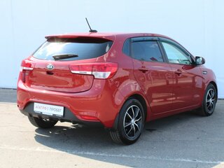 2017 Kia Rio III Рестайлинг, красный, 1050000 рублей, вид 5