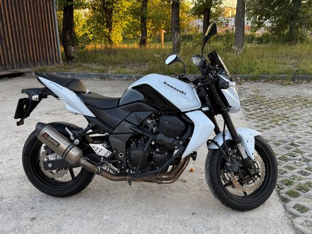 2010 Kawasaki Z 750, белый, 570000 рублей, вид 1