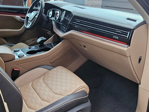 2018 Volkswagen Touareg III, коричневый, 5080000 рублей - вид 27
