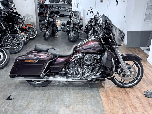 2017 Harley-Davidson Street Glide, фиолетовый, 1799000 рублей - вид 3