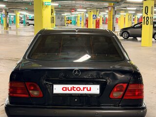 1999 Mercedes-Benz E-Класс 240 II (W210, S210) Рестайлинг, чёрный, 315000 рублей, вид 5