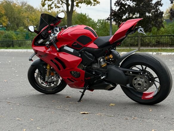 2022 Ducati Panigale V4, красный, 2500000 рублей - вид 6