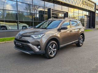 2017 Toyota RAV4 IV (XA40) Рестайлинг, коричневый, 1830000 рублей, вид 1