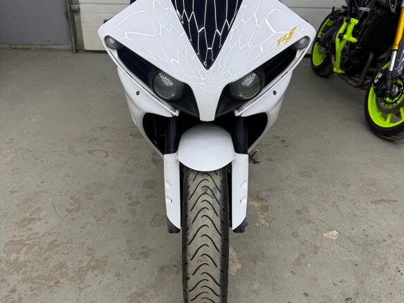 2014 Yamaha YZF-R1, белый, 1180000 рублей