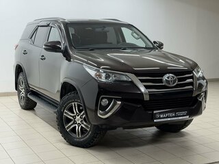 2018 Toyota Fortuner II, коричневый, 3215000 рублей, вид 3
