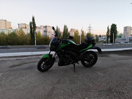2021 Bajaj Dominar 400, зелёный, 379000 рублей, вид 3