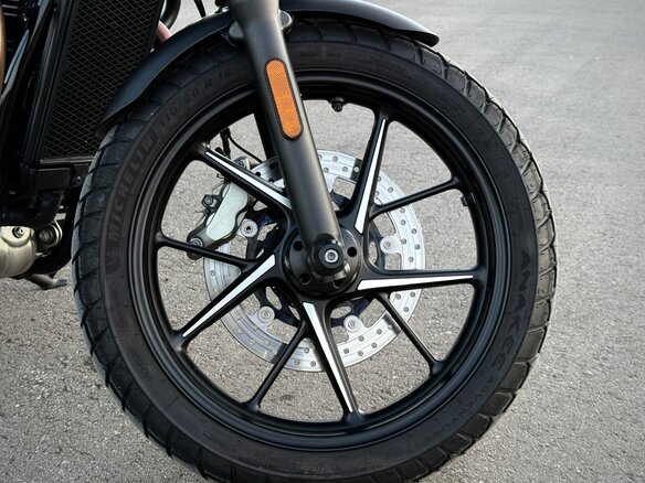2020 Triumph Street Twin, серый, 805000 рублей - вид 10
