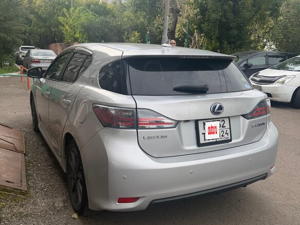 2012 Lexus CT 200h I, серебристый, 1600000 рублей - вид 4