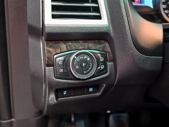 2012 Ford Explorer V, белый - вид 16